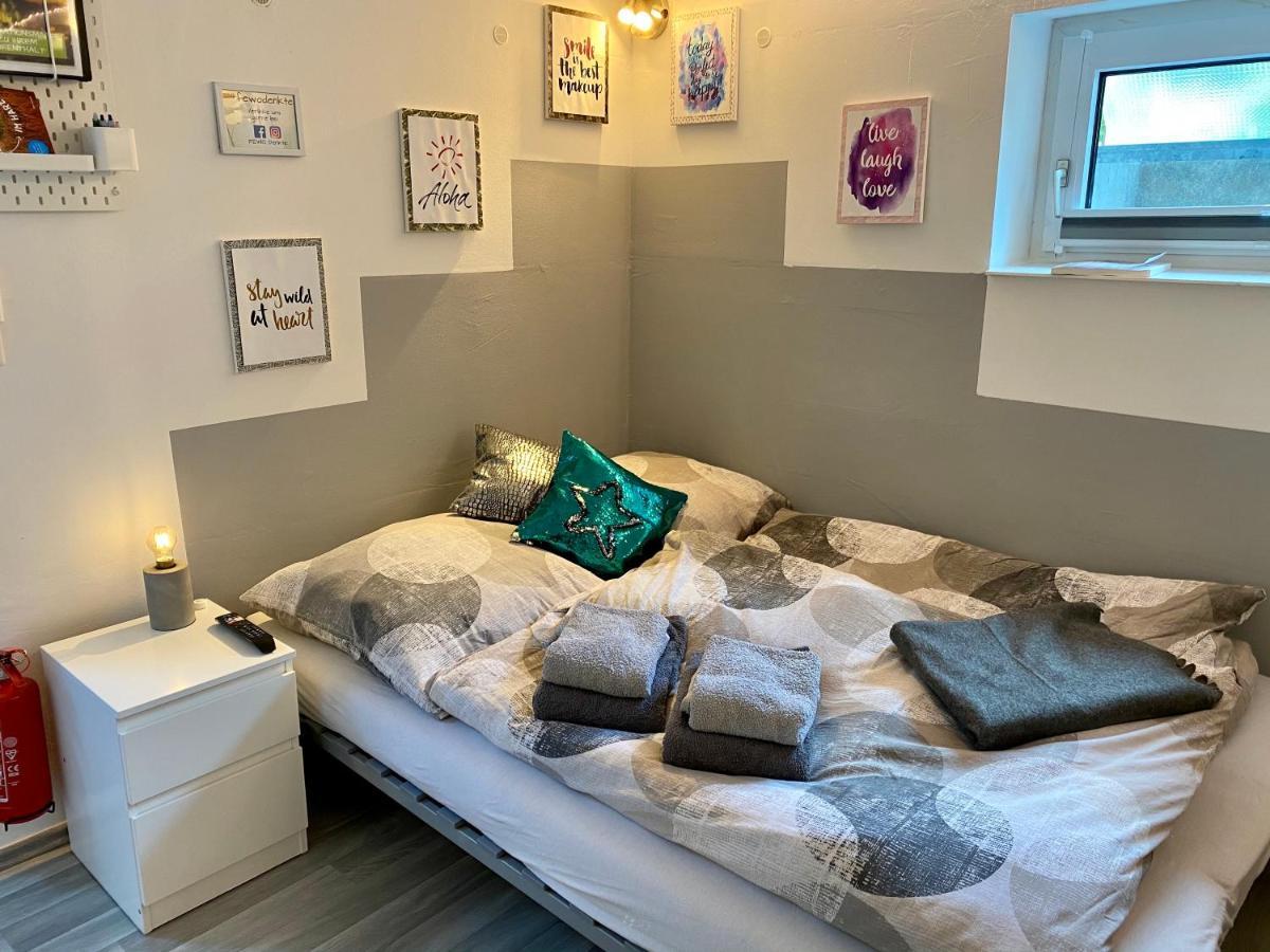 Modernes Zimmer Mit Kuechenzeile Und Bad Denkte Ngoại thất bức ảnh